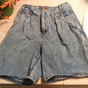 Vintage Chicory denim shorts!